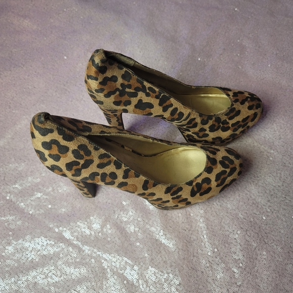 ♡ Cheetah Print Mossimo Pumps ♡ - Picture 5 of 7